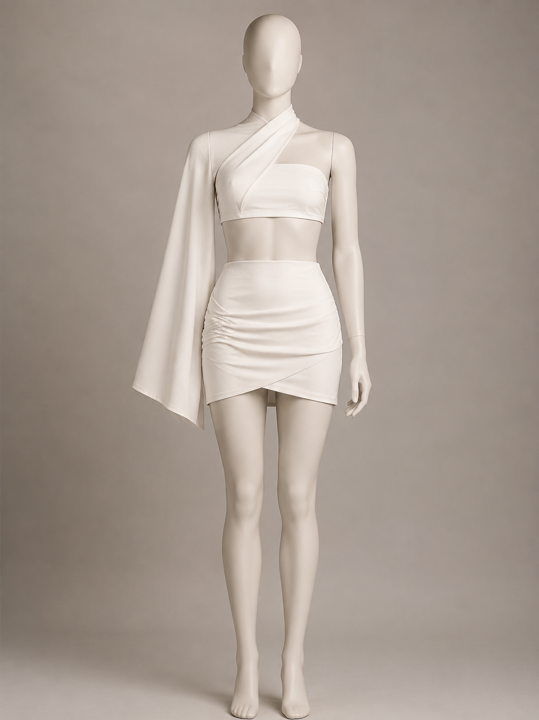 Conjunto Off-White Assimétrico com Manga Flare